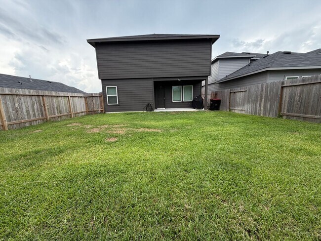 Building Photo - 16802 Paintbrush Holw Ln