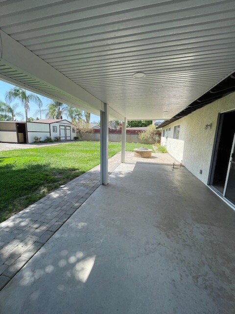Building Photo - 26458 Larkspur St