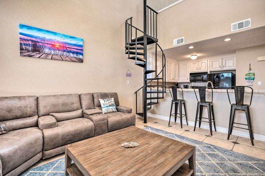 Building Photo - 12500 Melville Dr