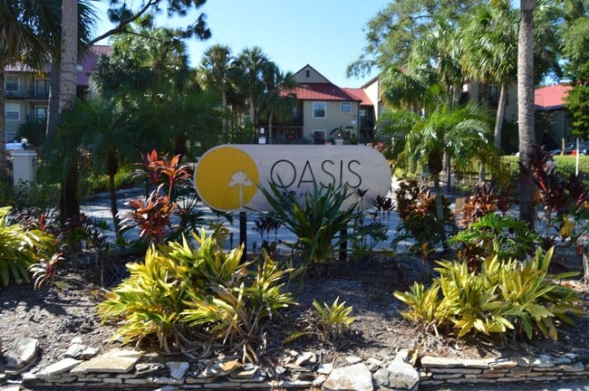 Building Photo - 2 Bed 2 Bath Condo with fireplace!!!