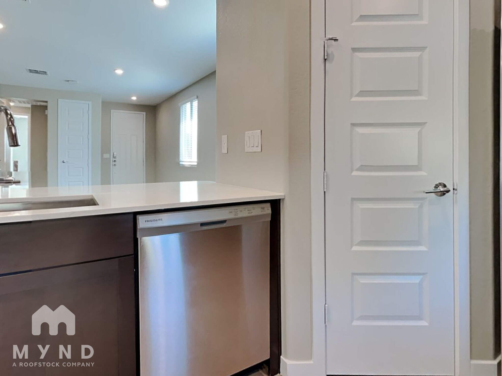 Building Photo - 4118 S 97th Ave