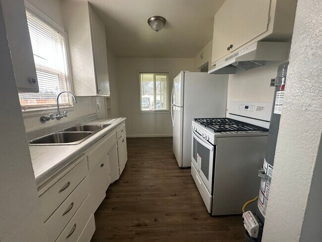 Building Photo - 3001 - Sharma