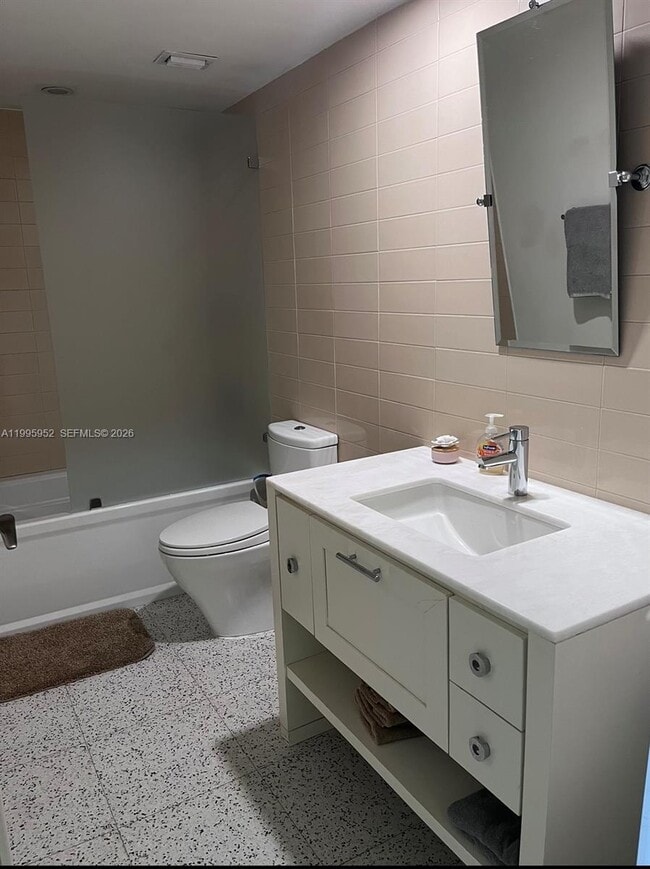 Building Photo - 881 Ocean Dr