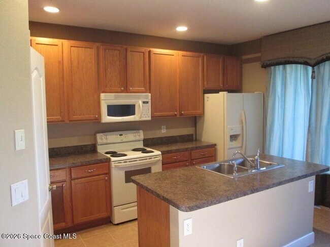 Building Photo - 766 Ventura Dr