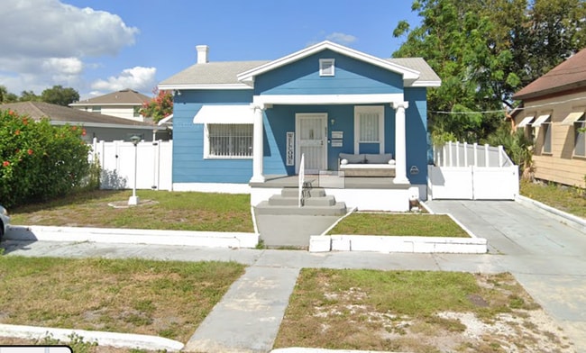 Building Photo - 2721 W Kathleen St