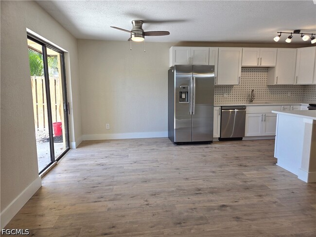 Building Photo - 1608 Park Meadows Dr