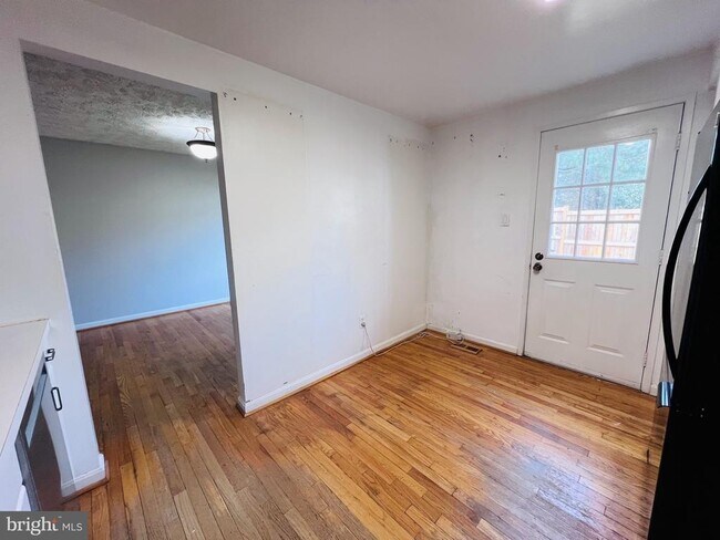 Building Photo - 305 Gundry Dr