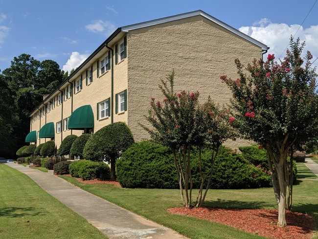 Building Photo - Dodson Courtyard Apartments