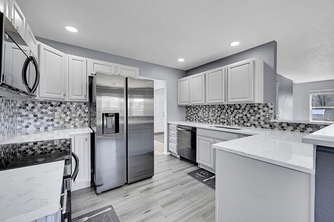Building Photo - 6431 Raleigh Ct