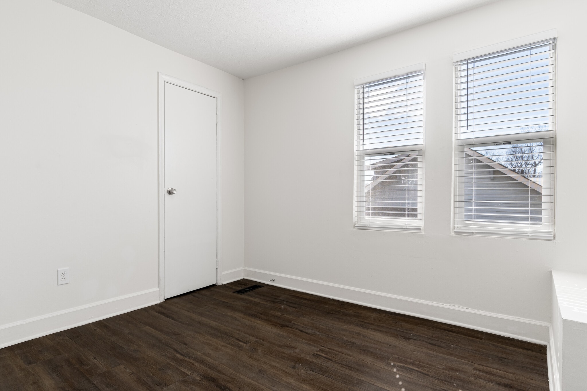 Building Photo - 408 E Beecher St