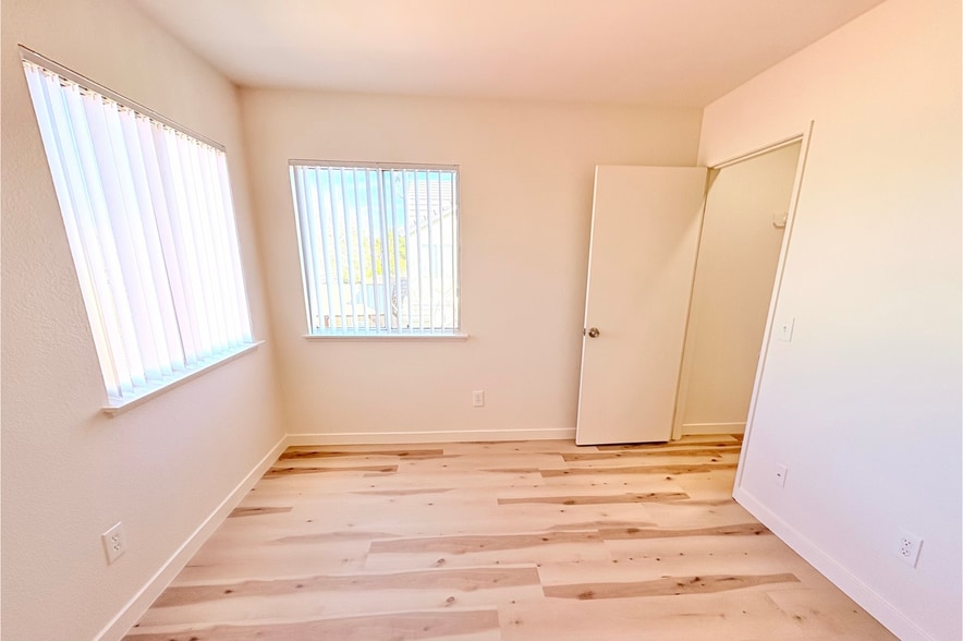 Bedroom - 3515 W Avenue J4