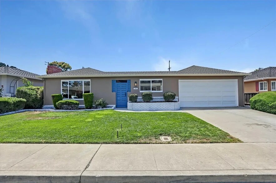 Building Photo - 992 Fairfield Ave