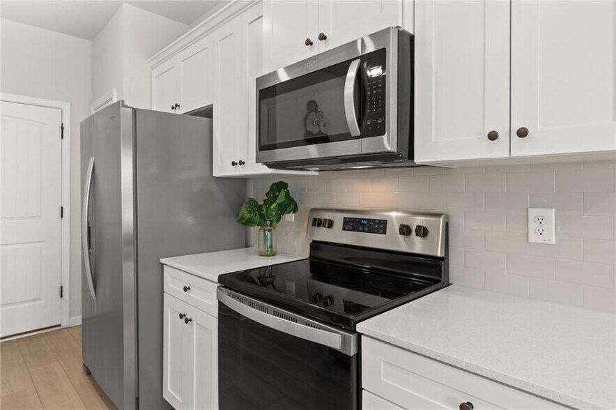 Building Photo - 2538 Polaris Way SW