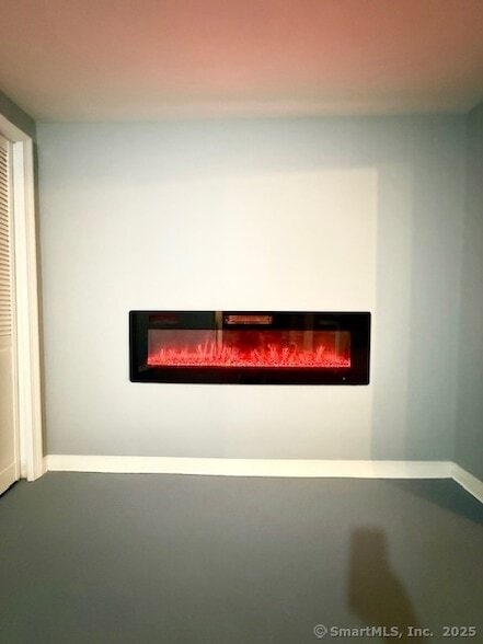 Building Photo - 355 Lounsbury St