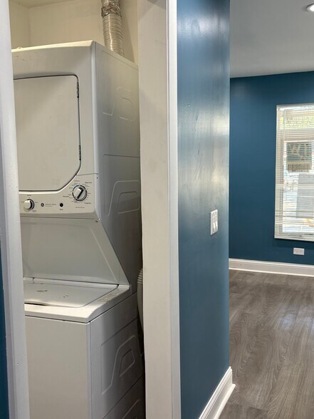 Building Photo - 2019 Ashland Ave