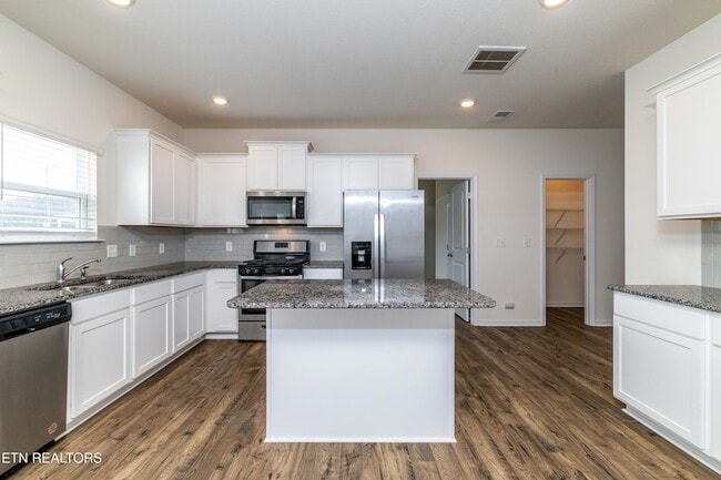 Building Photo - 4714 Willow Bluff Cir