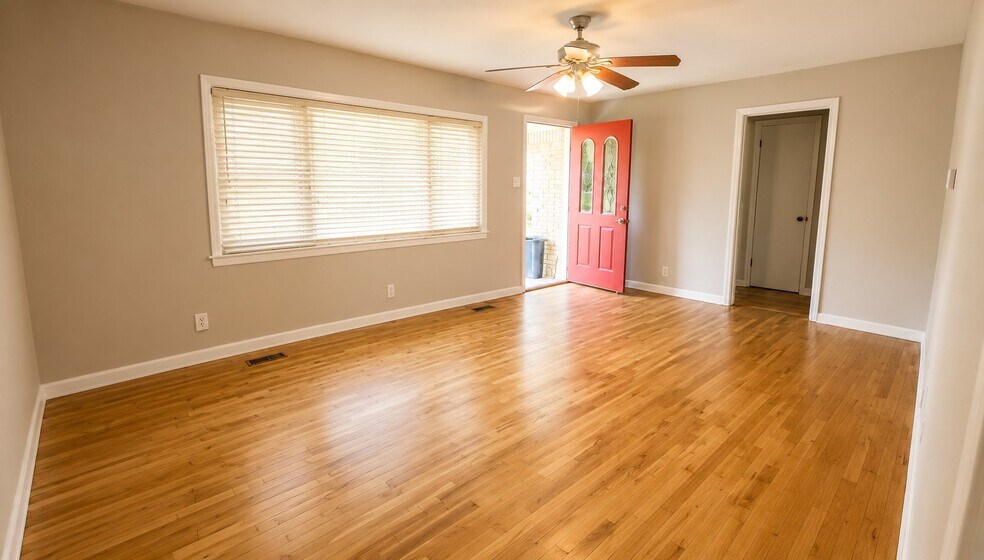 Building Photo - 1116 Parkway Dr