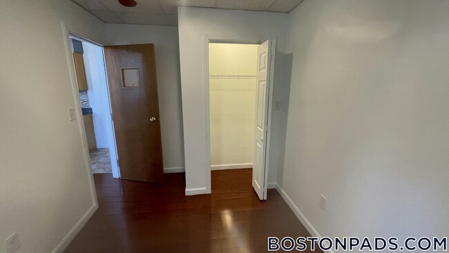 Building Photo - 72 Kneeland St