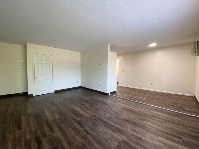 Building Photo - 3961 Brown Ave
