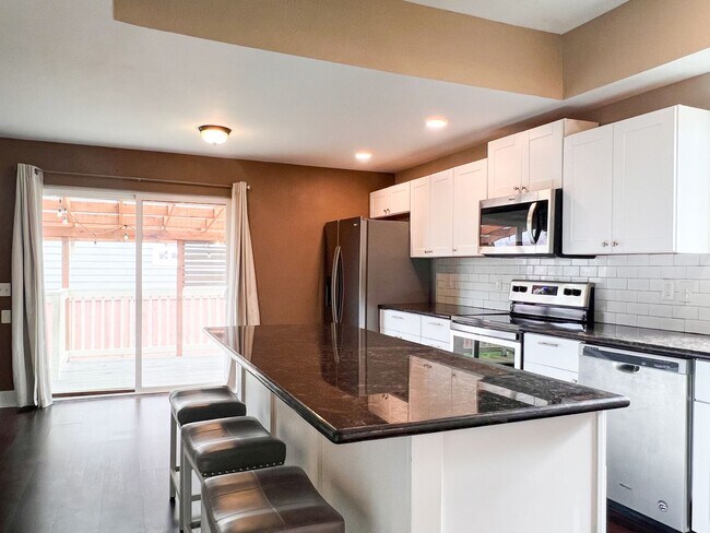 Building Photo - 3BD/2BA+FLEX HOME IN LEBANON