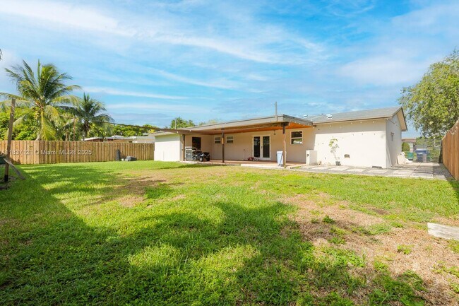 Building Photo - 18013 SW 89th Pl