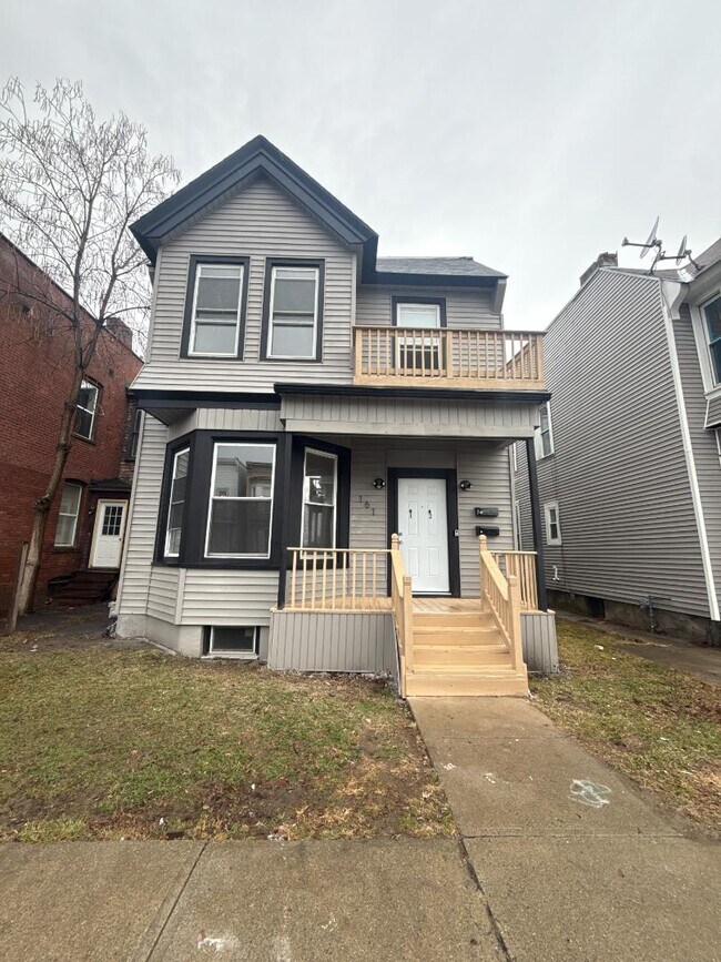 Building Photo - 161 6th Ave