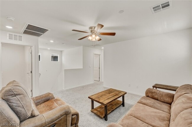 Building Photo - 498 Canary Song Dr