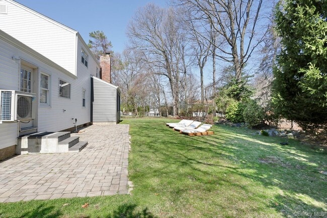 Building Photo - 10 Millbury St