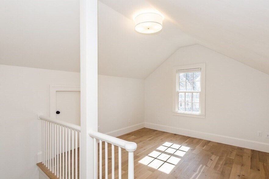 Building Photo - 229 Concord Ave