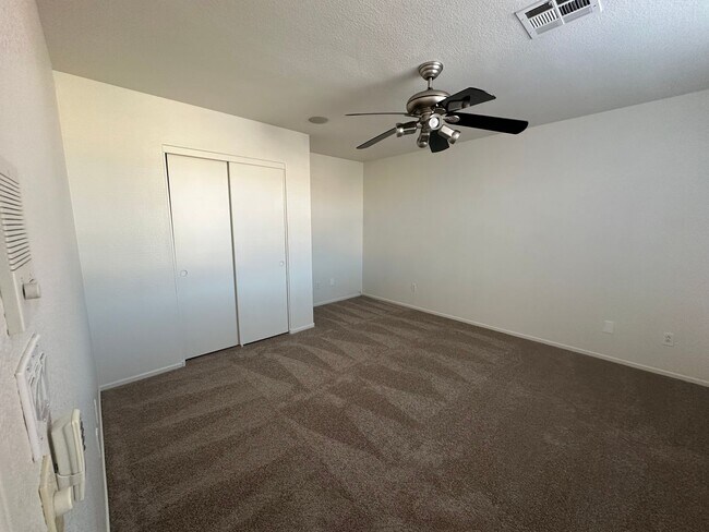Building Photo - Beautiful 3 Bedroom Home with RV Parking
