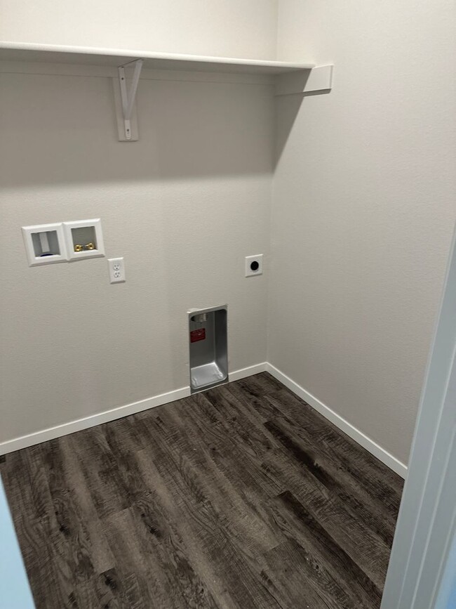 Building Photo - *Pre-leasing* NEW Three Bedroom | Two Bath...