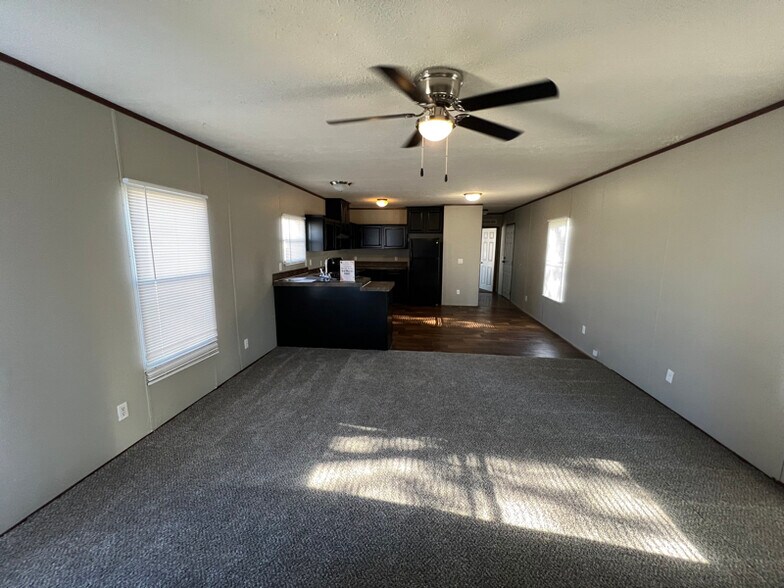 Building Photo - 114 Plum St