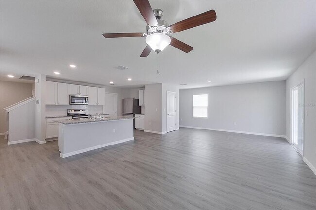 Building Photo - 8704 SW 44th Ct