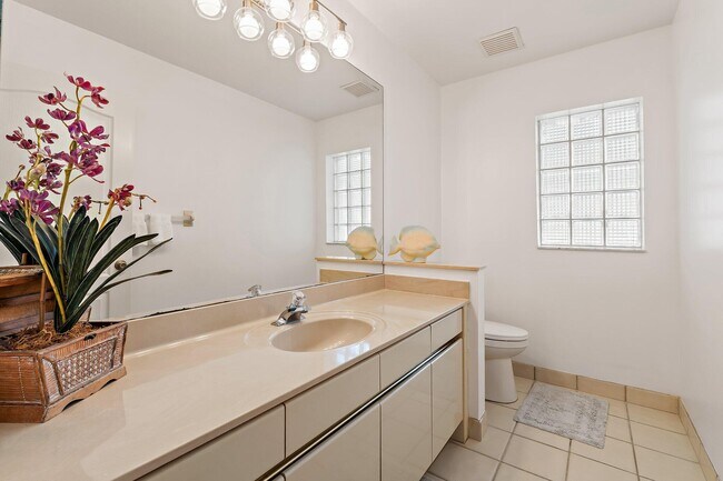 Building Photo - 137 Eagleton Ct