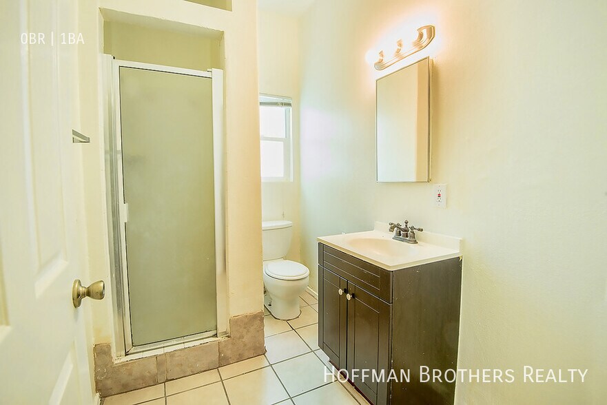 Building Photo - 1866 W 11th St