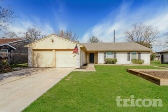 Building Photo - 6511 Grey Oaks Dr