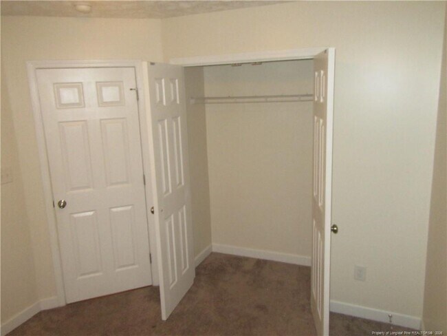 Building Photo - 2212 Cliff Swallow Drive