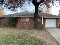 Building Photo - 312 Tullahoma Dr