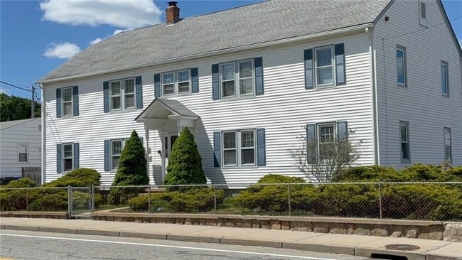 Building Photo - 56 W Warwick Ave