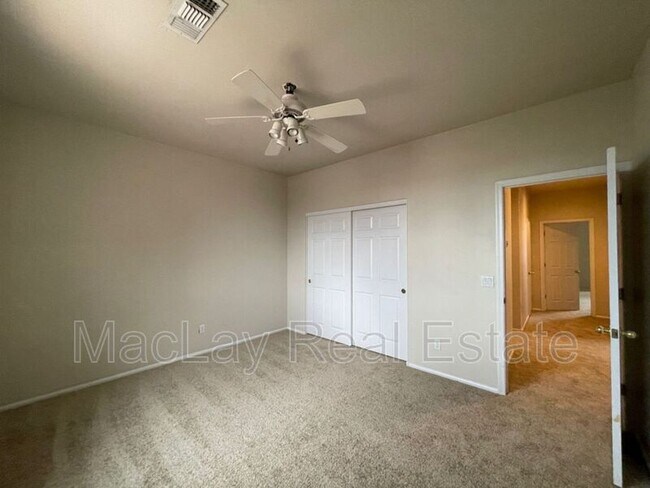 Building Photo - 7140 E Medina Ave