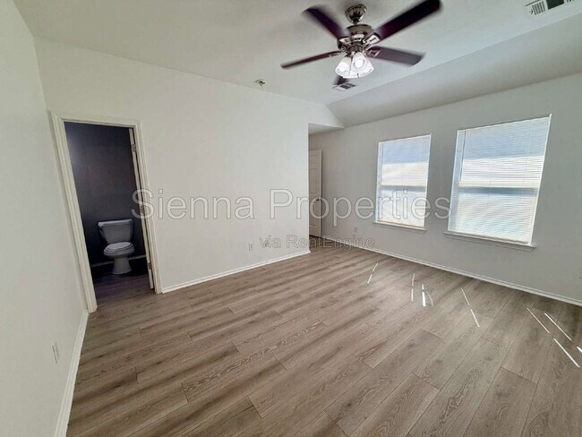 Building Photo - 1148 Shadow Creek Blvd