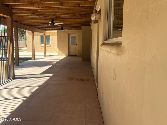 Building Photo - 644 E Barbarita Ave