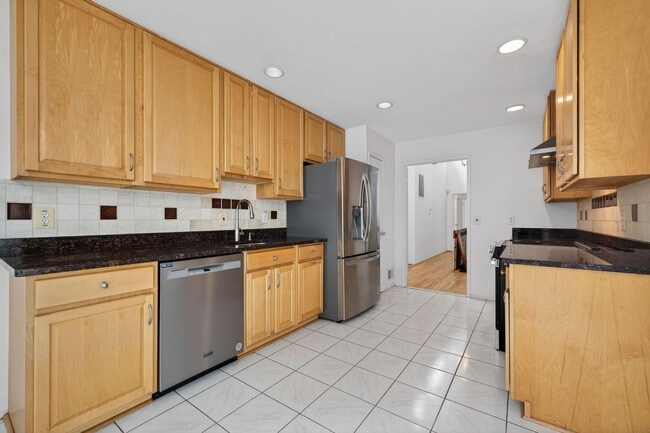 Building Photo - 9404 Woodington Dr