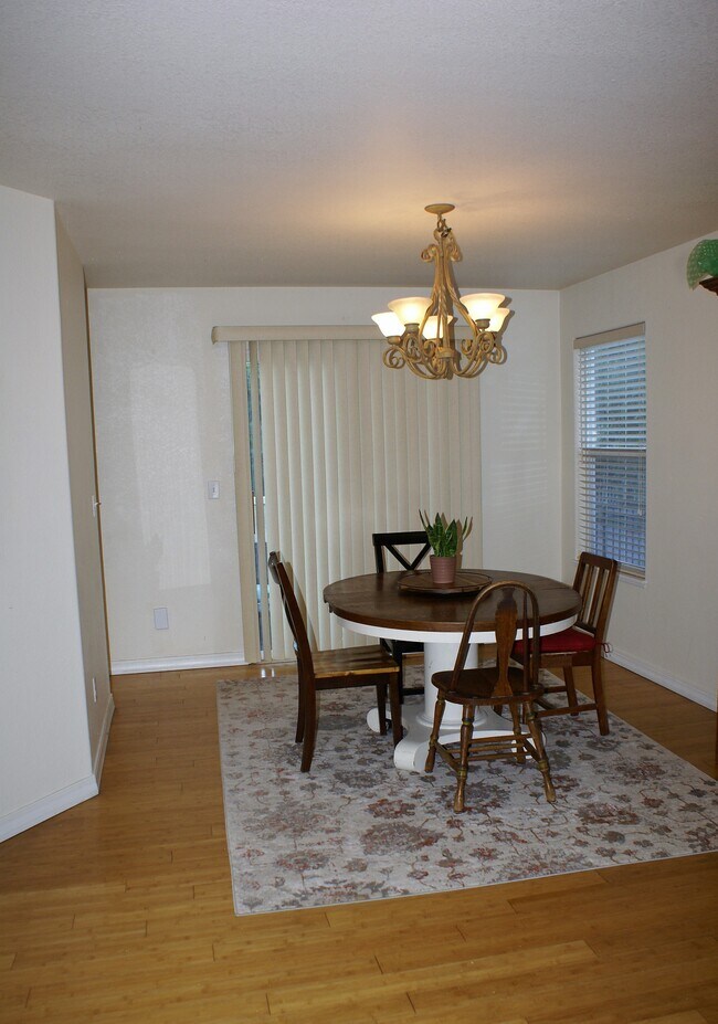 Building Photo - 3245 Chestnut Glen Ln