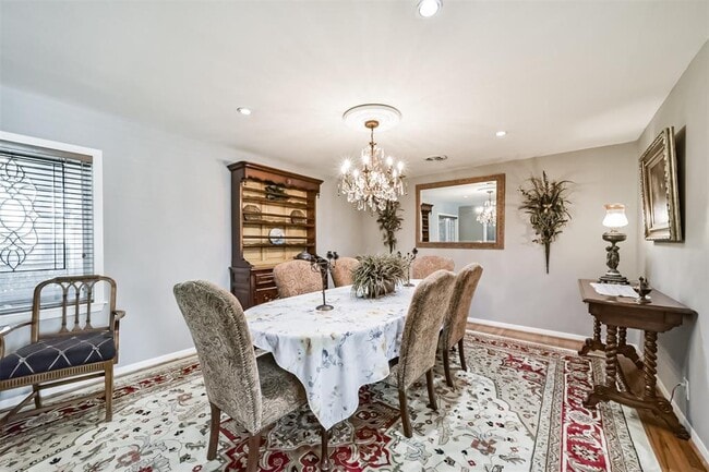 Building Photo - 9910 Pine Lake Dr