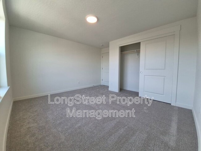 Building Photo - 4694 Finch St