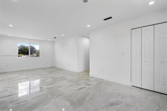 Building Photo - 2926 NW 58th St