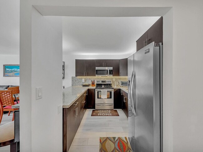 Building Photo - 1421 S Ocean Blvd