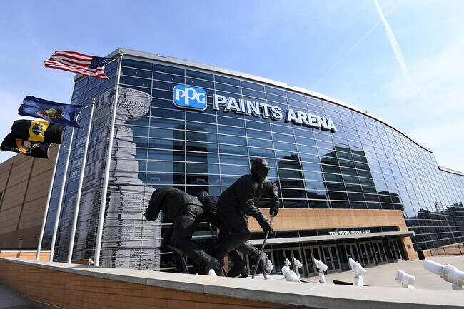 Building Photo - 153 Labelle St