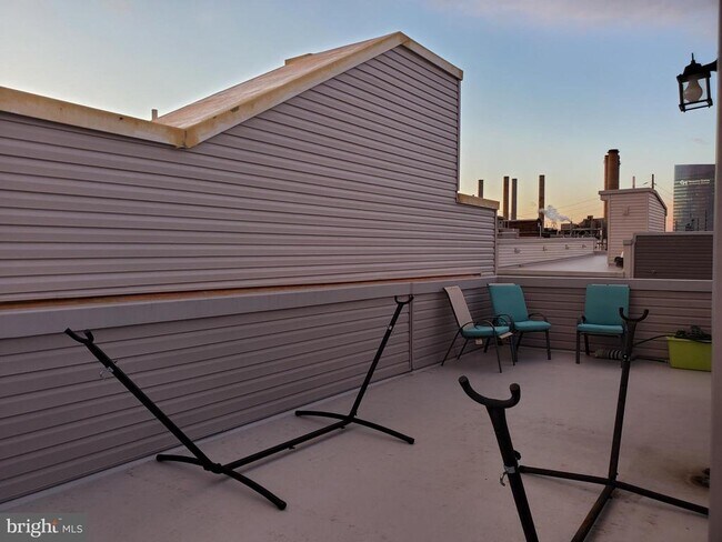 Building Photo - 2619 Manton St